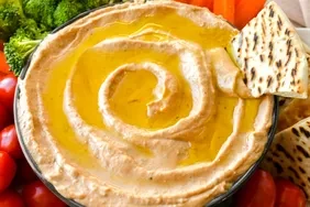 Creamy Sun-Dried Tomato & Basil Chickpea Dip